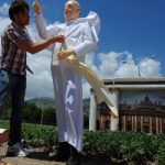 Pope Francis statue unveiled – in potato field