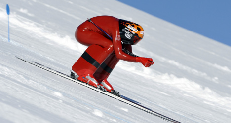Italian breaks speed skiing world record