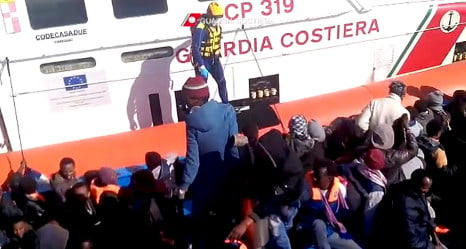 Italy threatens to send migrants across Europe
