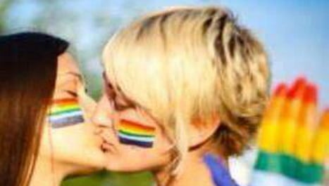 German lesbian kissing fan xxx pic