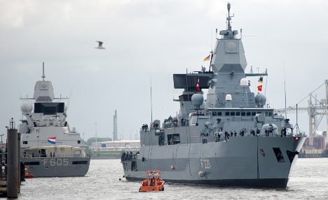 German navy saves 400 Mediterranean refugees