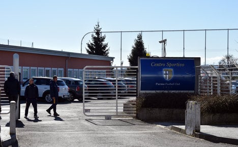 Broke Parma FC forced to flog off trophies
