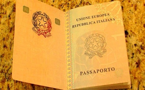 Italian civil servants arrested over illegal passport ring