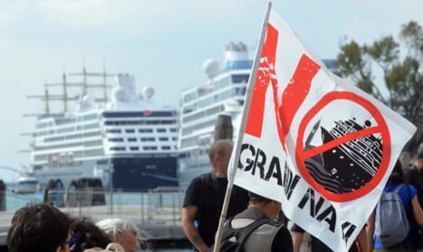 Venetians dress as pirates to protest cruise ships