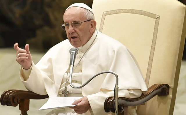 Pope criticizes mafia's 'blood-stained money', 'evil power'