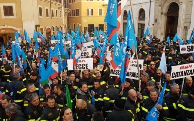 Italy’s firefighters protest against ‘humiliating’ low wages