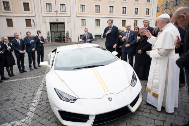 Pope Francis gets personalized Lamborghini, but won’t keep it