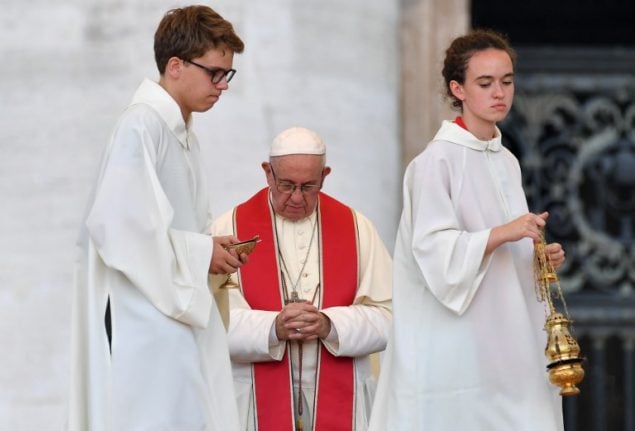 Pope on side of victims of US 'predator' priests