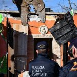 Rome knocks down flashy mafia villas