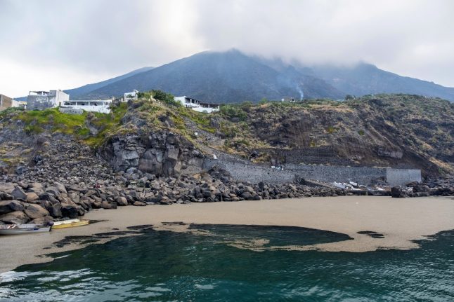 Beachgoers warned of ‘mini tsunamis’ after Stromboli eruption