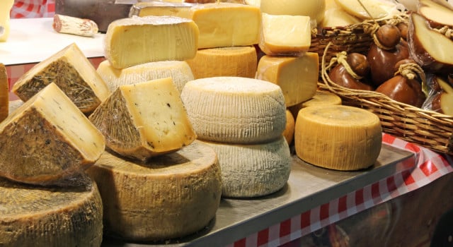 Trump slaps extra tariffs on Italian cheese - but not wine