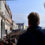 Venice installs 'tourist counters' as carnival attendance drops